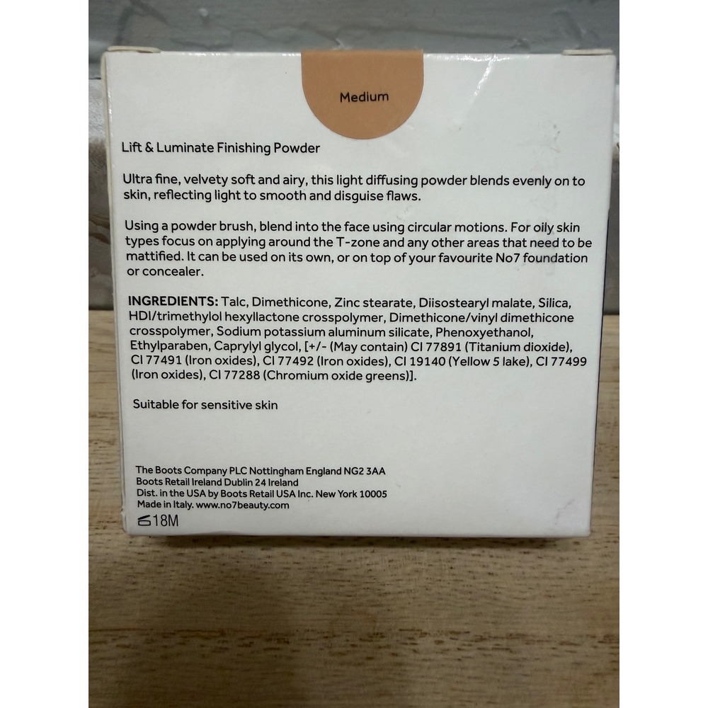 No7 Lift & Luminate Triple Action Translucent Finishing Powder Medium 0.35oz NEW - Picture 3 of 3